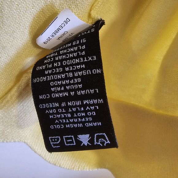 Cable & Gauge Sz Large Yellow Cardigan/Sweater Unique Double Scallop Design - Picture 13 of 13